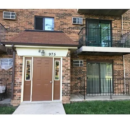 Buy this 2 bed house on North Rohlwing Road in DuPage County, IL 60101