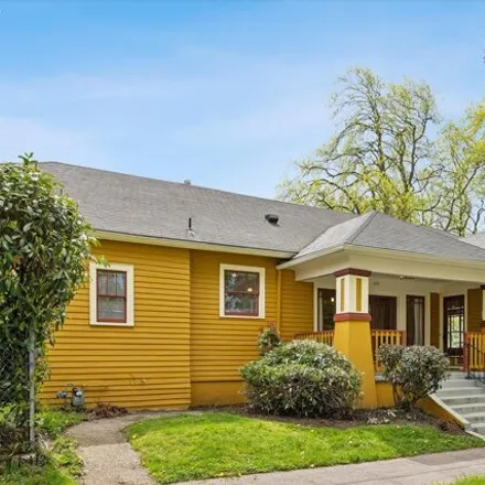 Buy this 4 bed house on 210 Northeast Jessup Street in Portland, OR 97211
