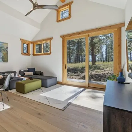 Image 8 - 11576 Henness Road, Truckee, CA 96161, USA - House for sale