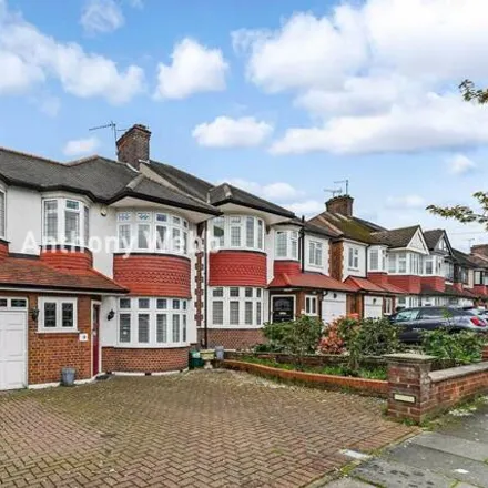 Buy this 5 bed duplex on Morton Way in Bowes Park, London