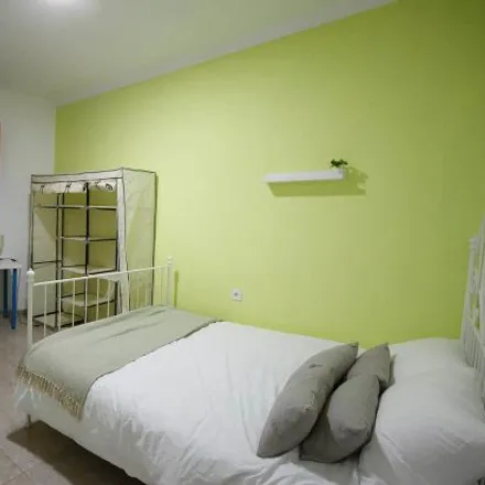 Rent this 2 bed room on Carrer del Cinca in 6, 08030 Barcelona