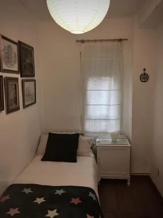 Rent this 3 bed room on Calle de las Alpujarras in 2, 28916 Leganés