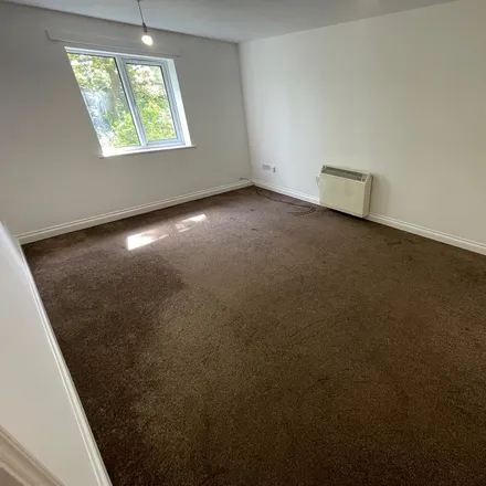 Image 2 - Corran Way, South Ockendon, RM15 6AH, United Kingdom - Apartment for rent