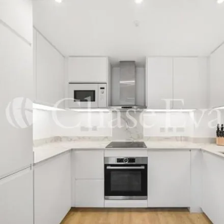 Image 2 - Kirkland House, St. Davids Square, London, E14 3WQ, United Kingdom - Room for rent