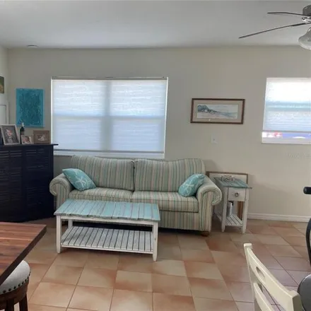 Image 6 - 923 182nd Avenue East, Redington Shores, Pinellas County, FL 33708, USA - House for rent