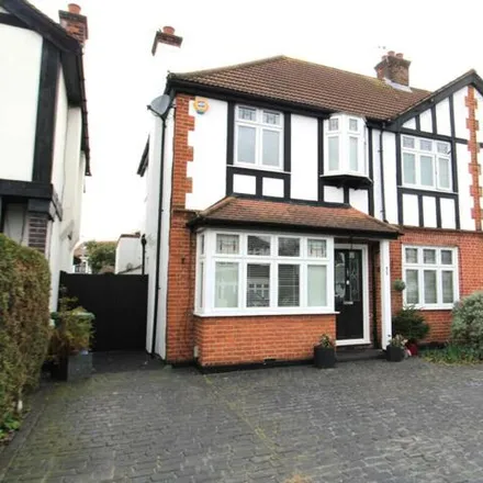 Buy this 3 bed duplex on Edward Close in London, RM2 6LD