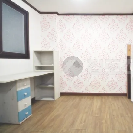 Rent this studio apartment on 서울특별시 관악구 신림동 1432-139