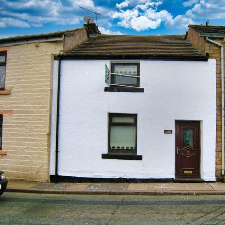 Rent this 2 bed townhouse on Stopes Brow in Lower Darwen, BB3 0QP