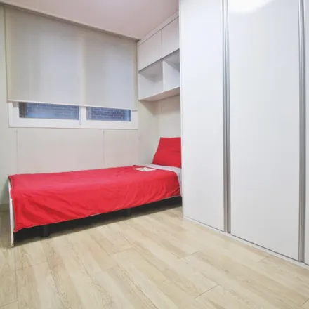 Rent this studio apartment on 684-7 Yeoksam-dong in Gangnam District, Seoul