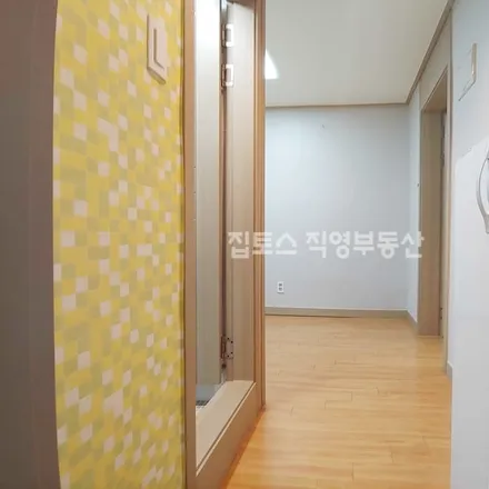 Rent this 1 bed apartment on 서울특별시 강남구 신사동 534-10