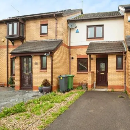Rent this 2 bed townhouse on Heol y Barcud in Cardiff, CF14 9JB