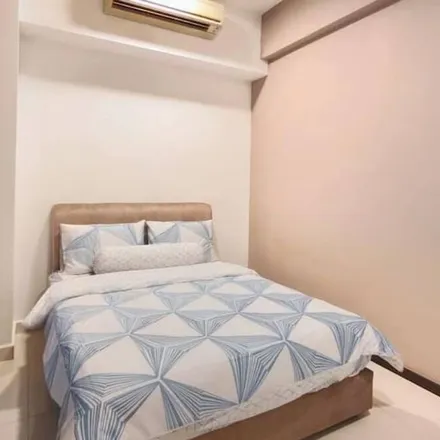 Rent this 3 bed condo on Kuala Lumpur–Seremban Expressway in Sungai Besi, 57000 Kuala Lumpur
