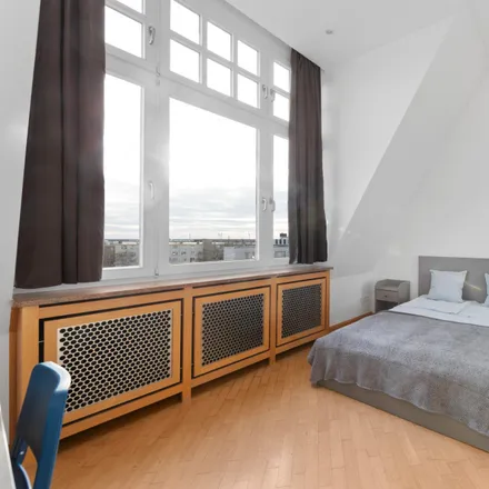 Rent this 13 bed room on Ledo in Heerstraße, 14052 Berlin