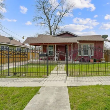 Buy this 3 bed house on 526 West Ridgewood Court in San Antonio, TX 78212