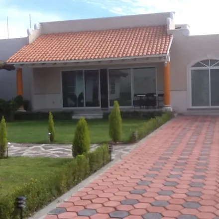 Rent this 3 bed house on Santa Matilde