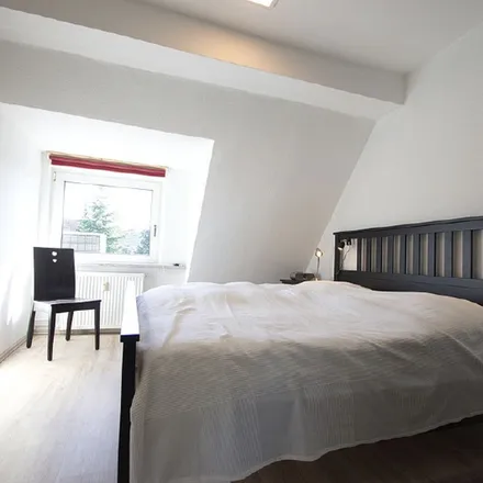 Rent this 2 bed apartment on Haus-Berge-Straße 75 in 45143 Essen, Germany