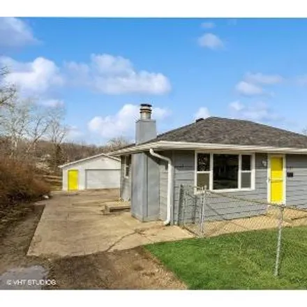 Buy this 2 bed house on 2156 Southeast 8th Street in Des Moines, IA 50315