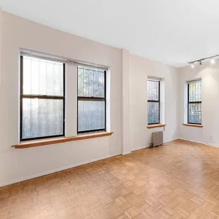 Rent this 3 bed apartment on 619 E 5th St Apt 5 in New York, 10009