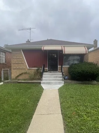 Buy this 3 bed house on 12876 South Green Street in Chicago, IL 60643
