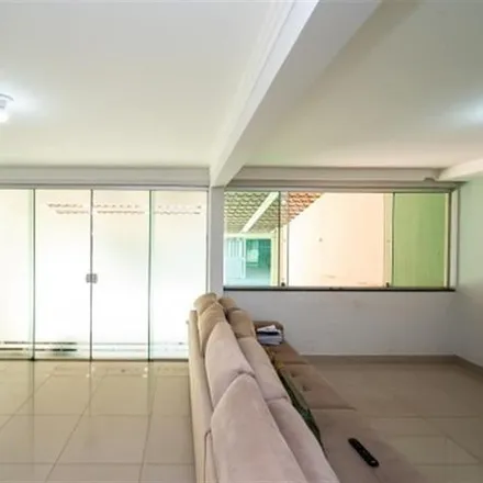 Buy this 5 bed house on Rua 240 B in Setor Coimbra, Goiânia - GO
