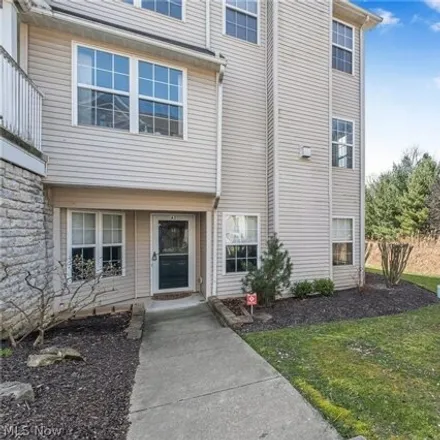 Buy this 3 bed condo on 5114 Whispering Oaks Boulevard in Parma, OH 44134