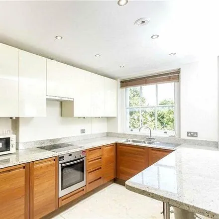 Rent this 2 bed room on 129 Hamilton Terrace in London, NW8 9QS