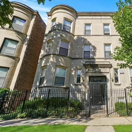 Rent this 3 bed apartment on 4533-4535 South Indiana Avenue in Chicago, IL 60653