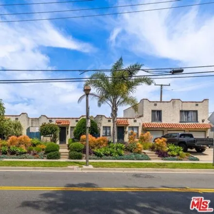Buy this 5 bed house on 4114 Ince Boulevard in Culver City, CA 90232