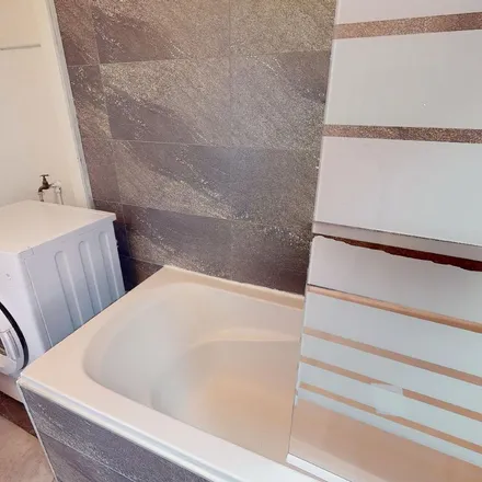 Rent this 3 bed apartment on 27 Boulevard de l'Université in 21000 Dijon, France