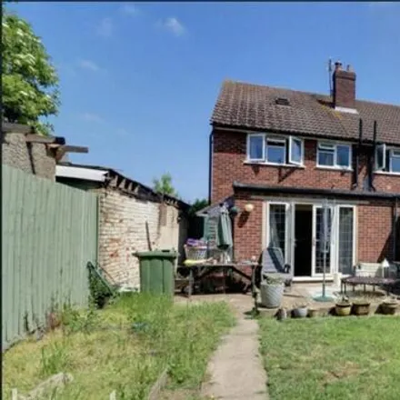Rent this 4 bed house on Bridge Close in Slough, SL1 5JF