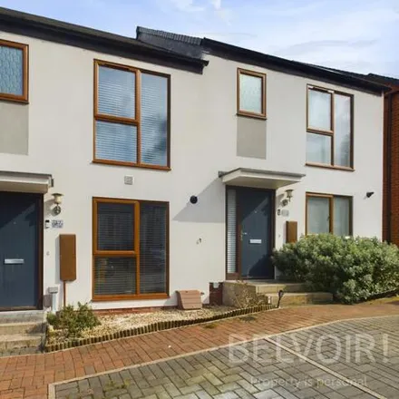 Buy this 3 bed townhouse on Oak Trees Avenue in Telford, TF1 5FR