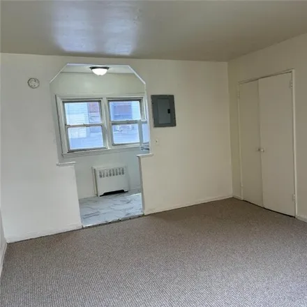 Rent this studio apartment on 427 East Broadway in City of Long Beach, NY 11561