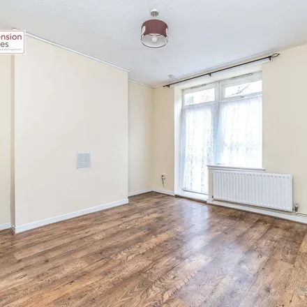 Image 1 - St. Theresa's Close, London, E9 5EF, United Kingdom - Apartment for rent