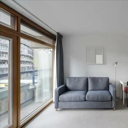 Image 4 - Ben Jonson House, Cromwell Place, Barbican, London, EC2Y 8NB, United Kingdom - Room for rent