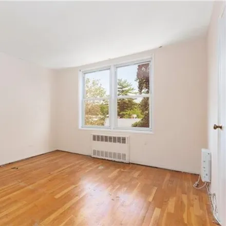 Image 1 - 2711 Avenue X Apt 2C, Brooklyn, New York, 11235 - Apartment for sale