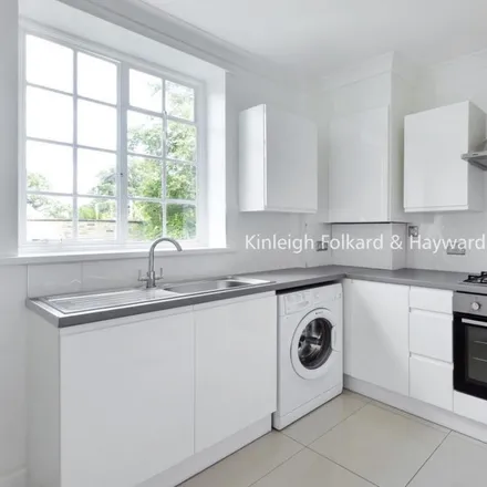 Rent this 3 bed apartment on unnamed road in London, N8 9QY