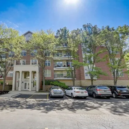Buy this 2 bed condo on 3198 Town Square Drive in Rolling Meadows, IL 60008