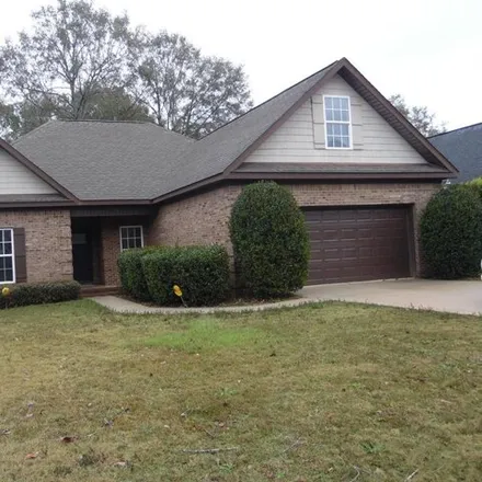 Rent this 3 bed house on 176 Lawrenceburg Court in Dothan, AL 36305