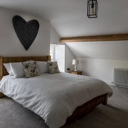 Rent this 2 bed townhouse on Llandderfel in LL23 7DW, United Kingdom