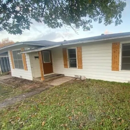 Rent this 3 bed house on 745 Carver Street in Whitesboro, TX 76273