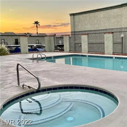 Image 3 - 7094 Burcot Avenue, Clark County, NV 89156, USA - Townhouse for sale
