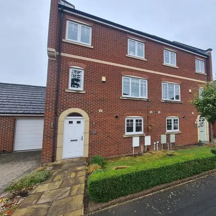Rent this 4 bed townhouse on Glaisdale Court in Darlington, DL3 7AE