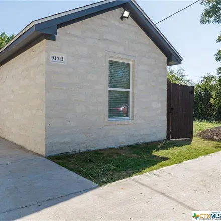 Image 2 - 917 Houston Street, Waco, TX 76704, USA - Duplex for sale