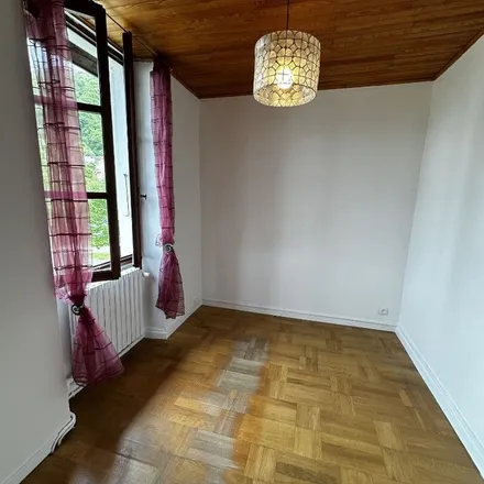 Rent this 4 bed apartment on 4 Rue de Vors in 38190 Villard-Bonnot, France