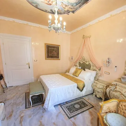 Rent this 1 bed house on Verona