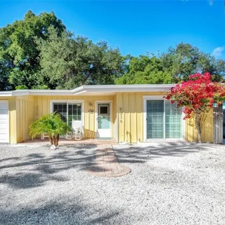 Rent this 3 bed house on 5280 Calle de Costa Rica in Siesta Key, FL 34242