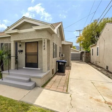 Buy this studio house on 1756 Lake Street in Glendale, CA 91201