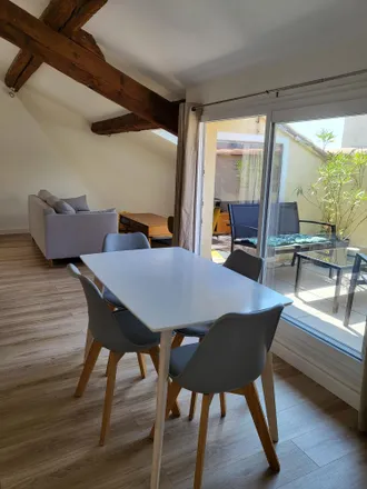 Image 2 - A Cote Immobilier, 5 Rue de la Cité Foulc, 30000 Nimes, France - Apartment for rent