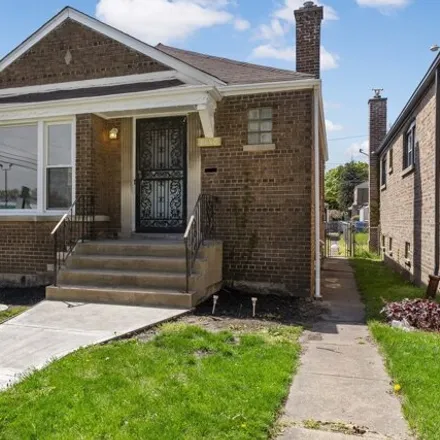 Buy this 2 bed house on 8644 South Doctor Martin Luther King Junior Drive in Chicago, IL 60619