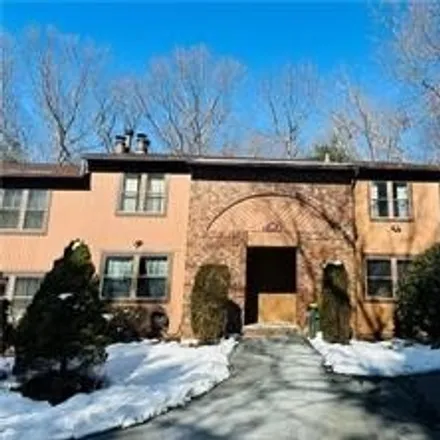 Buy this 2 bed townhouse on 22 Pheasant Run in Smithfield, RI 02917